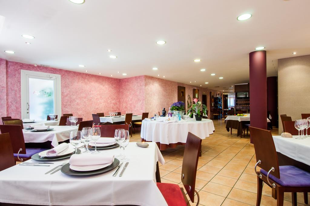 La Cava 호텔 카바네스 외부 사진